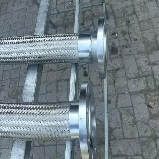 خرطوم معدني مرن مموج